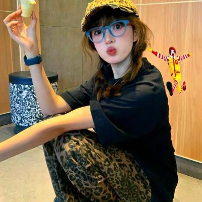 安妮莱伯维兹的浮华世界